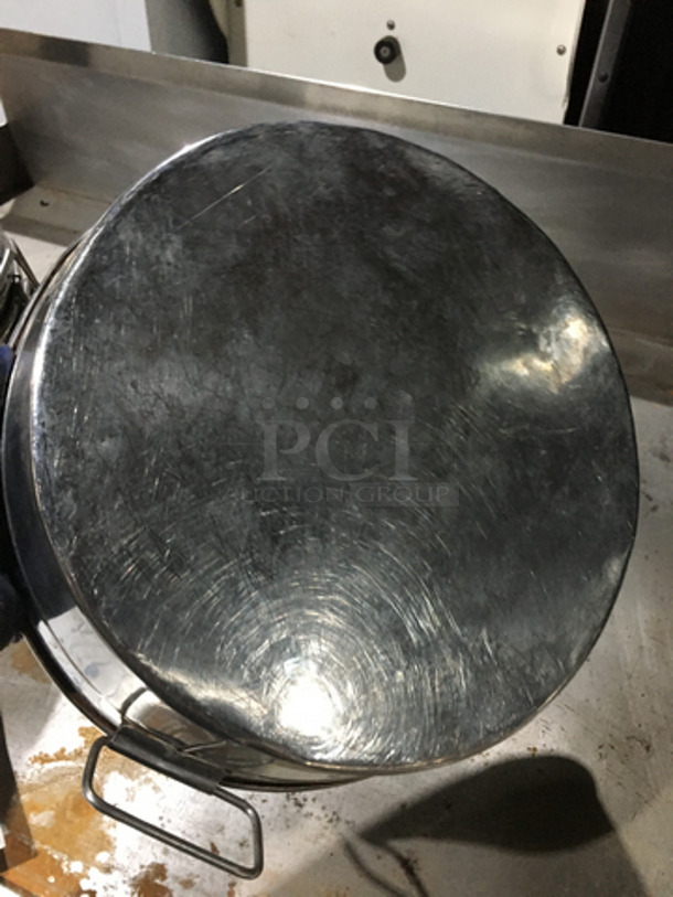 Round Food Holding Pans! With Handles! 2 X Your Bid! - Image 3 of 4