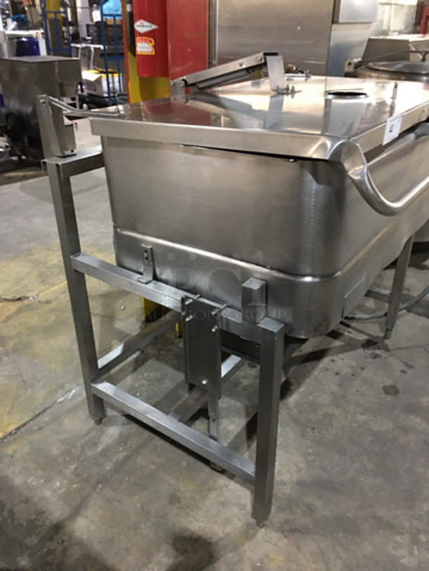 WOW! Groen Natural Gas Powered Floor Model 40 Gallon Tilted Braising Pan/Tilt Skillet! All Stainless Steel! On Legs! - Image 2 of 8