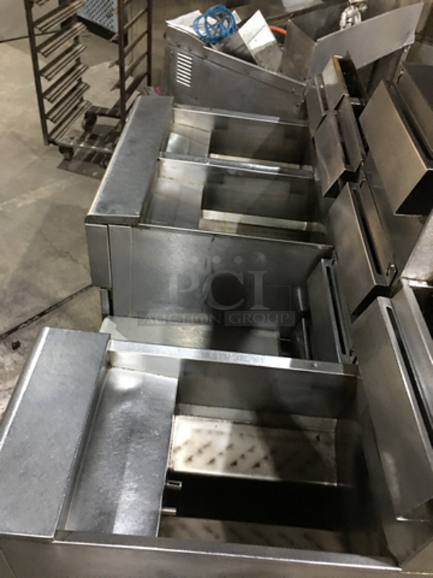 AMAZING! Frymaster Commercial Natural Gas Powered 3 Bay Deep Fat Fryer! With Fry Basket Hanging Station! With Backsplash! With Oil Filter System! All Stainless Steel! Model FMPH355CSC Serial 0803IJ0021! On Casters! Working When Removed!  - Image 5 of 12