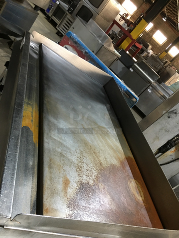 Wolf Commercial Countertop Natural Gas Powered Flat Griddle! With Back & Side Splashes! All Stainless Steel! - Image 5 of 7
