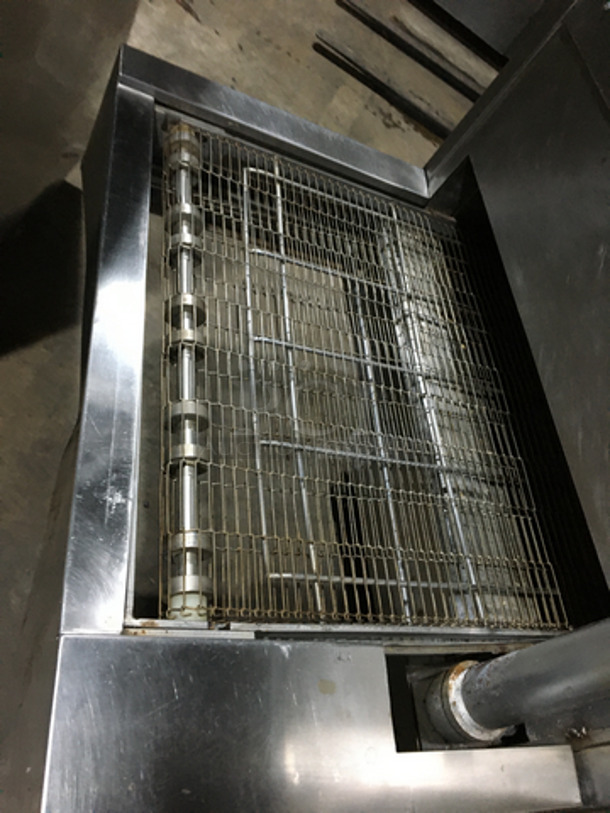 AMAZING! Middleby Marshall Commercial Electric Powered Convection Pizza Oven! All Stainless Steel! Model JS3002 Serial 33101E284154! 208V 1Phase! On Casters! - Image 5 of 10