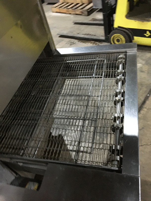 AMAZING! Middleby Marshall Commercial Electric Powered Convection Pizza Oven! All Stainless Steel! Model JS3002 Serial 33101E284154! 208V 1Phase! On Casters! - Image 6 of 10
