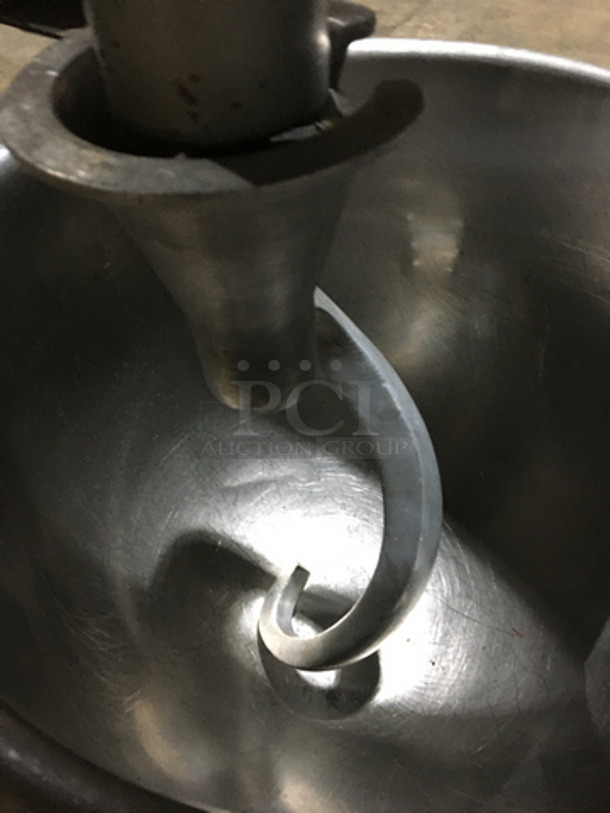 Spar Commercial 20 Quart Planetary Mixer! All Stainless Steel! With Bowl! With Dough Hook, Whip, & Paddle Attachments! Model 7MXJ Serial 0306239! 110V 1Phase! - Image 5 of 11