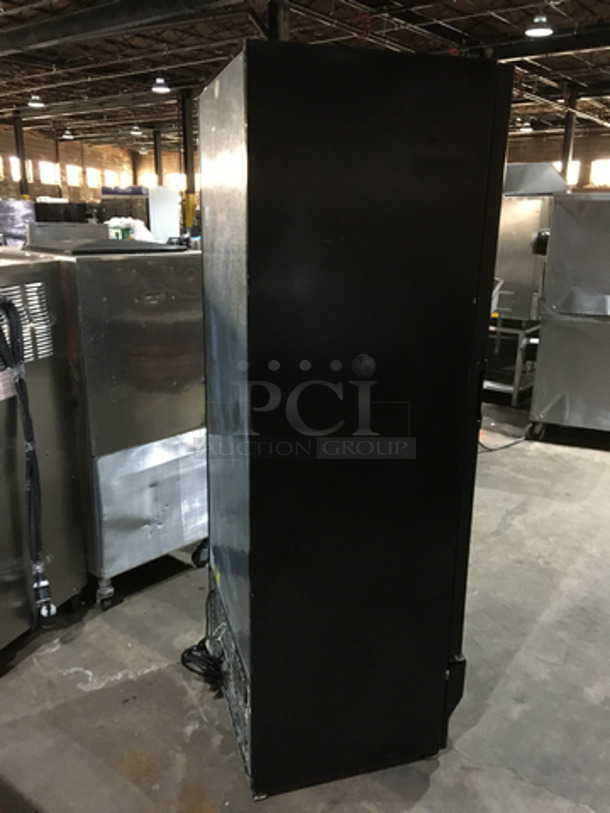 Single Door Reach In Cooler Merchandiser! With Poly Coated Racks! Model VM08007289 Serial 534080603688!   - Image 4 of 8