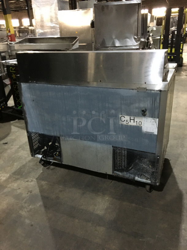 Nice! Late Model 2017! Bison Refrigerated Sandwich Prep Table! Model BST48 Serial BST4800317051000K80026! 115V 1 Phase! On Commercial Casters! - Image 4 of 10
