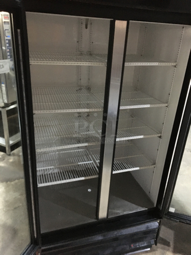 True Commercial 2 Door Reach In Cooler Merchandiser! With Poly Coated Racks! Model GDM35LD Serial 8044115! 115V 1Phase! - Image 5 of 9