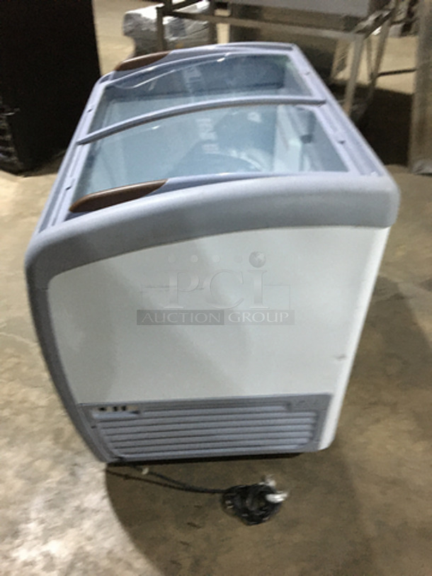 Omcan Commercial Chest Freezer Merchandiser! With 2 Top Sliding Doors! Model XS260YX! 115V! - Image 3 of 7