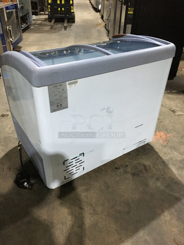 Omcan Commercial Chest Freezer Merchandiser! With 2 Top Sliding Doors! Model XS260YX! 115V! - Image 4 of 7