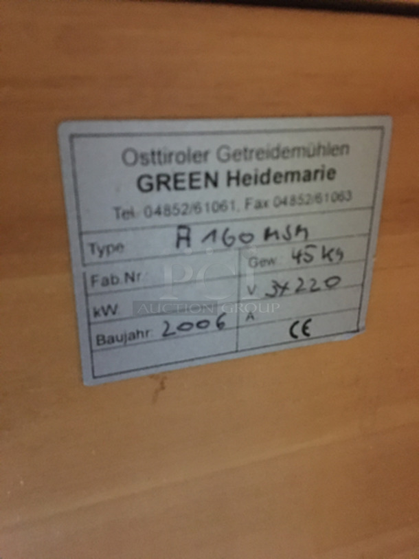 NICE! Green Wooden Style Dough/Flour Sifting Station! - Image 4 of 8