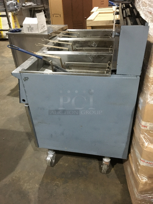 WOW! Frymaster Commercial Natural Gas Powered 3 Bay Deep Fat Fryer! With 6 Metal Frying Baskets! With Backsplash! All Stainless Steel! Model AC350SD Serial 77H1993FB! On Casters! - Image 3 of 9