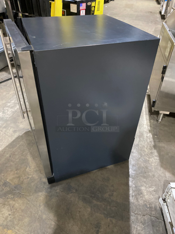 Allavino Commercial Countertop Single Door Reach In Wine Cooler Merchandiser! Model MWR541! 115V! - Image 2 of 9