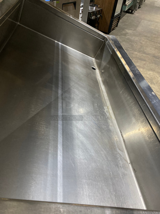 Delfield Commercial Cold Pan/Fresh Fish Display Case/Salad Bar Island/Sandwich Prep Combo! With Overhead Sneeze Guard! With 2 Storage Shelves! Model KCSC50NU! 115V 1Phase! On Casters! - Image 5 of 8