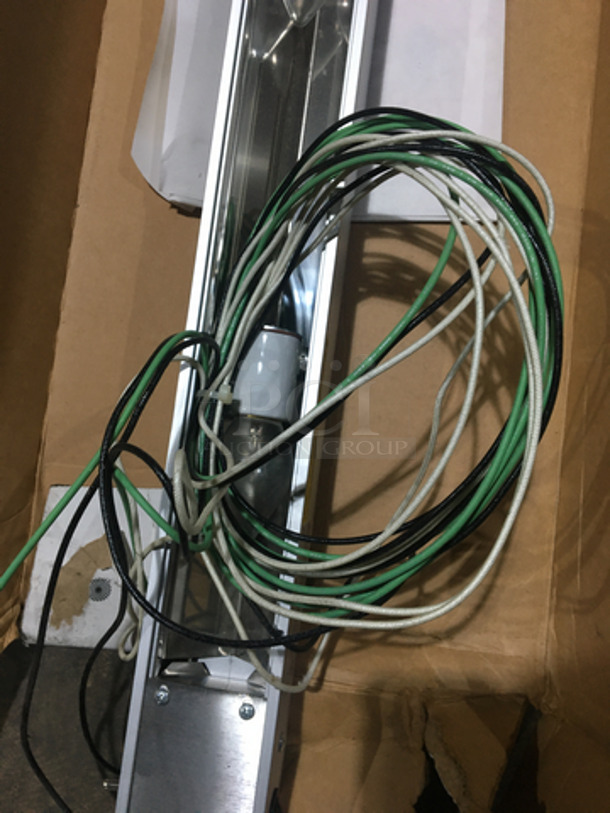 IN THE BOX! Hatco Commercial Heat Lamp Strip! Model HL72 Serial 3558911322! 120V 1Phase! - Image 5 of 6