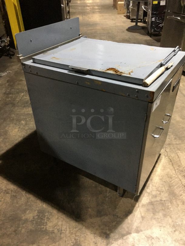 Anets Commercial Natural Gas Powered Donut Fryer! With Backsplash! All Stainless Steel! On Legs!  - Image 4 of 9