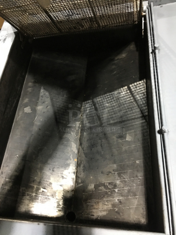 Anets Commercial Natural Gas Powered Donut Fryer! With Backsplash! All Stainless Steel! On Legs!  - Image 6 of 9