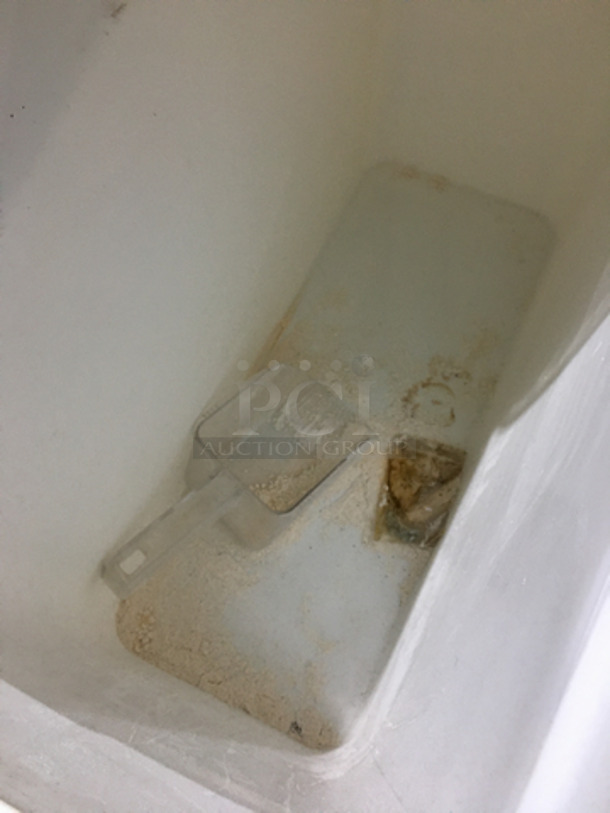 Bakers Mark Commercial Poly Ingredient Bin! On Casters!  - Image 5 of 7