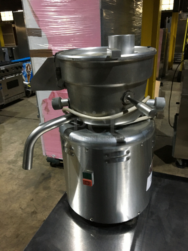 Fleetwood Commercial Countertop Juicer! All Stainless Steel!  - Image 2 of 7