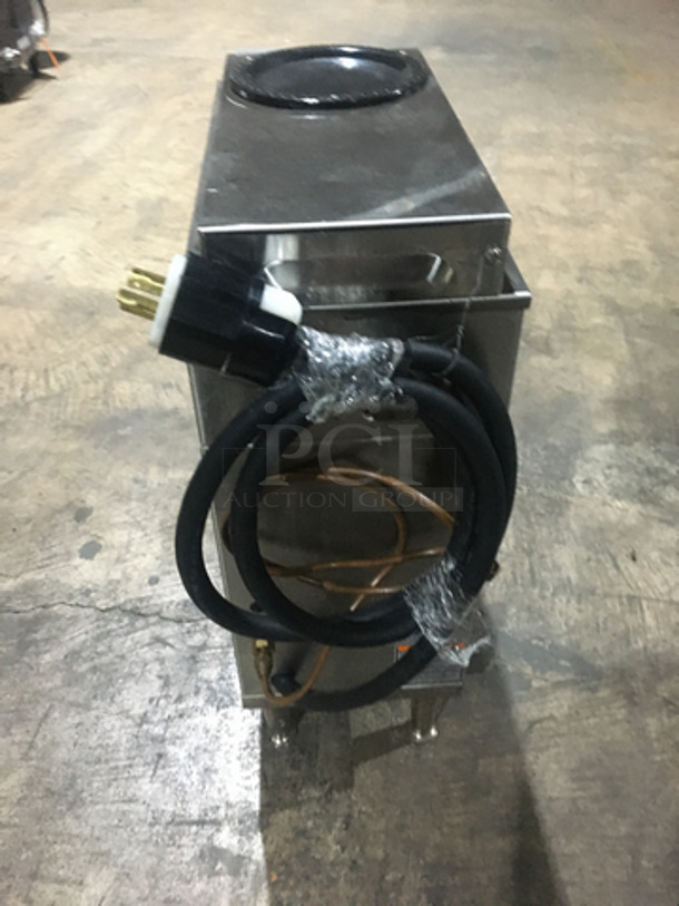 Bunn Commercial Countertop Coffee Brewing Machine! With 2 Coffee Pot Warming Stations! All Stainless Steel! Model AXIOM352 Serial AX00074683! 120/208/240V 1Phase! On Legs! - Image 4 of 8