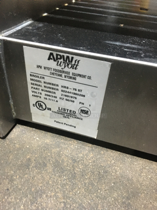 APW Wyott Commercial Countertop Hot Dog Roller Grill! All Stainless Steel! Model HRS755T Serial 022441308208! 208/240V 1Phase!
 - Image 6 of 8