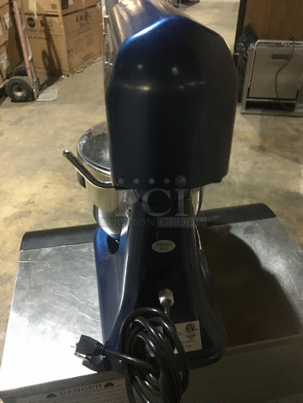 Waring Commercial Countertop 7 Quart Planetary Mixer! Luna Series! With Bowl, Hook, Whip, & Paddle Attachments! Model WSM7L Serial 19030071165! 110/120V!
 - Image 3 of 10