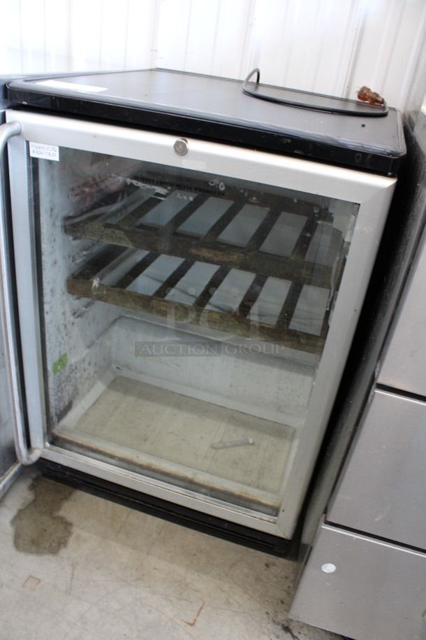 Metal Mini Cooler Wine Chiller Merchandiser. 115 Volts, 1 Phase. 24x24x34. Tested and Working! - Image 3 of 5