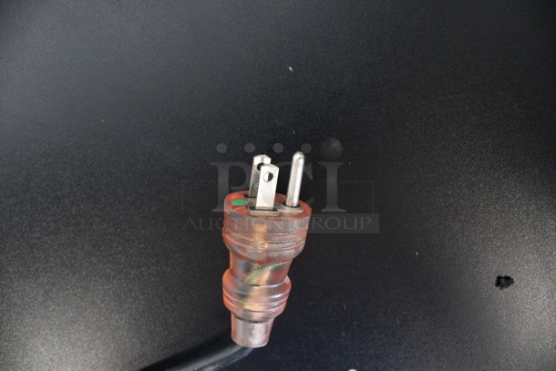 Metal Mini Cooler Wine Chiller Merchandiser. 115 Volts, 1 Phase. 24x24x34. Tested and Working! - Image 5 of 5