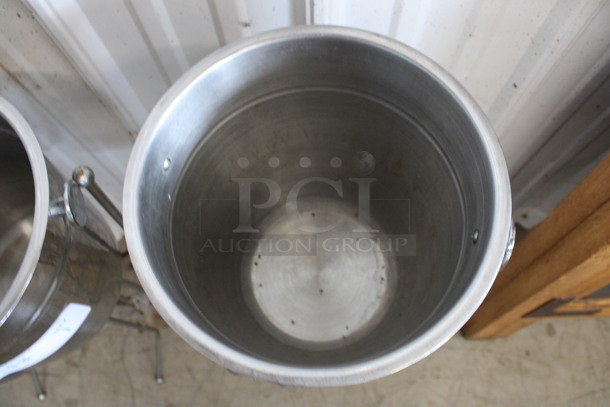 Metal Champagne Bucket on Metal Stand. Missing 1 Screw. 11x11x31 - Image 3 of 4