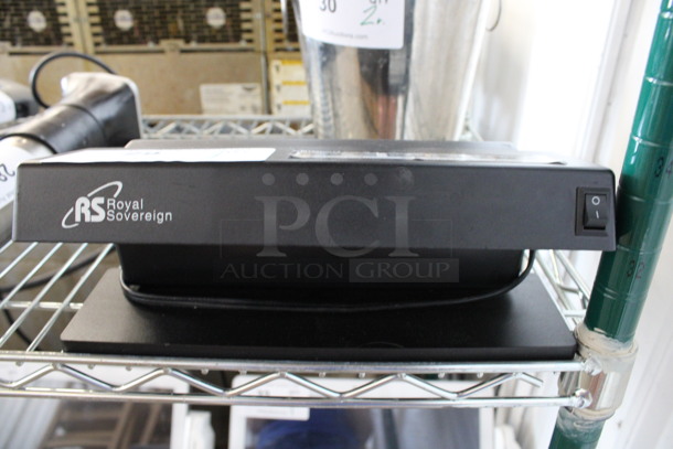 Royal Sovereign Model RCD-1000 Countertop Counterfeit Detector. 110 Volts, 1 Phase. 11x5x4
