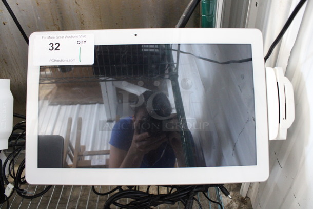 Elo Toast Countertop 15.5" POS Monitor w/ Credit Card Reader - Image 1 of 4
