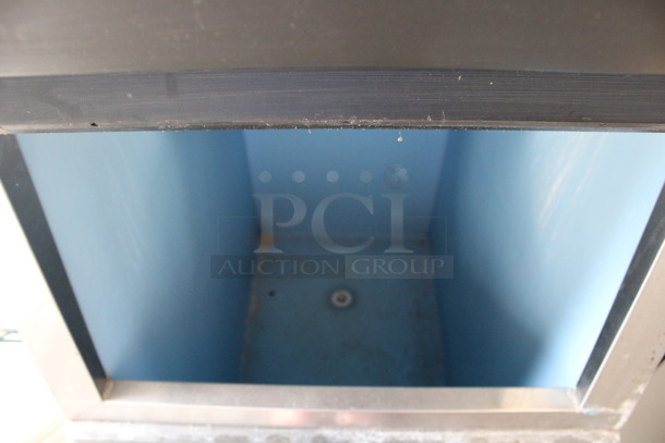 Hoshizaki Model KM-320MAH Stainless Steel Commercial Air Cooled Ice Machine Head on Hoshizaki Model B-300PF Stainless Steel Commercial Bin. 115-120 Volts, 1 Phase. 22x34x77 - Image 5 of 10