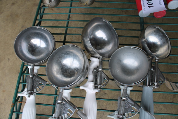 5 Various Metal Scoopers. Includes 9". 5 Times Your Bid! - Image 3 of 3