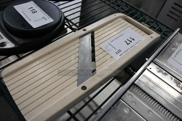 Poly Mandolin Slicer. 13.5x5.5x1 - Image 3 of 3