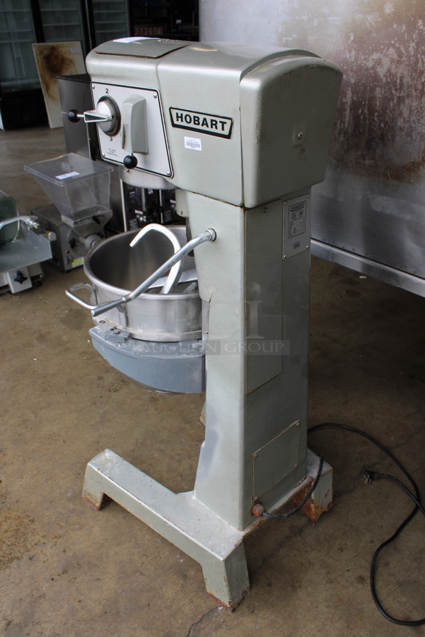 AWESOME! Hobart Model D 300 Metal Commercial Floor Style 30 Quart Planetary Mixer w/ Stainless Steel Mixing Bowl, Paddle and Dough Hook Attachments. 115 Volts, 1 Phase. 21x26x46. Tested and Working! - Image 4 of 8