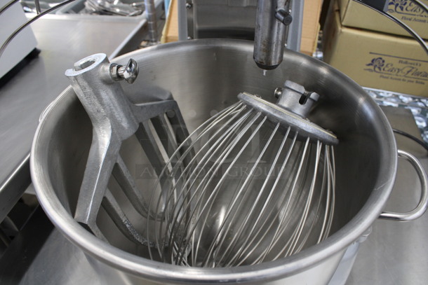 WOW! Hobart Legacy Model HL200 Metal Commercial 20 Quart Planetary Mixer w/ Stainless Steel Mixing Bowl, Bowl Guard, Whisk and Paddle Attachments. 100-120 Volts, 1 Phase. 16x25x29. Tested and Working! - Image 6 of 10