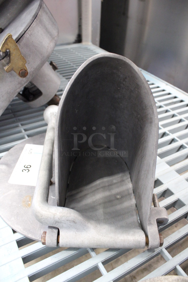 Metal Commercial Pelican Head Front Piece. 11x9x11 - Image 3 of 4
