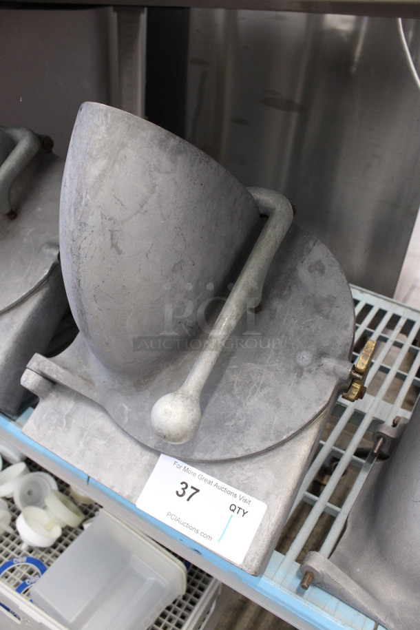 Metal Commercial Pelican Head w/ S Blade. 11x16x15 - Image 1 of 4