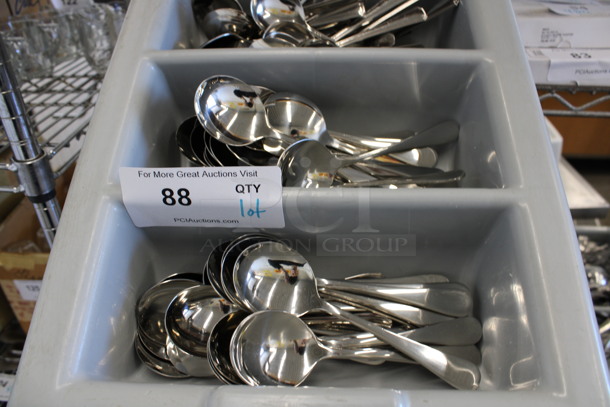ALL ONE MONEY! Lot of Metal Soup Spoons in Gray 4 Compartment Silverware Caddy. 13x21x5 - Image 3 of 4