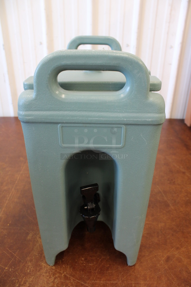 Cambro Model 250LCD Green Poly Insulated Beverage Holder Dispenser. 9x17x18