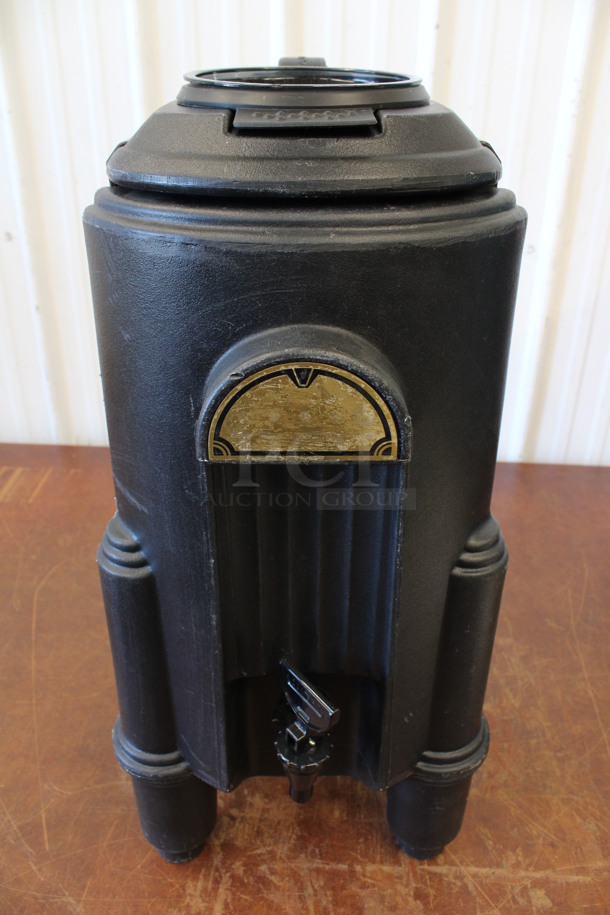 Cambro Model CSR5 Black Poly Insulated Beverage Holder Dispenser. 13x19x27