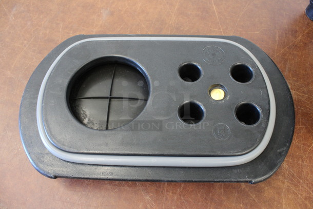 Cambro Model CSR5 Black Poly Insulated Beverage Holder Dispenser. 13x19x27 - Image 6 of 7