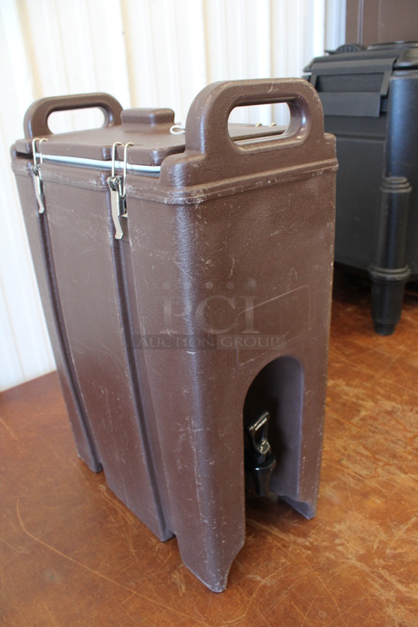 Carlisle Model NLD500 Brown Poly Insulated Beverage Holder Dispenser. 9x16.5x24 - Image 3 of 7