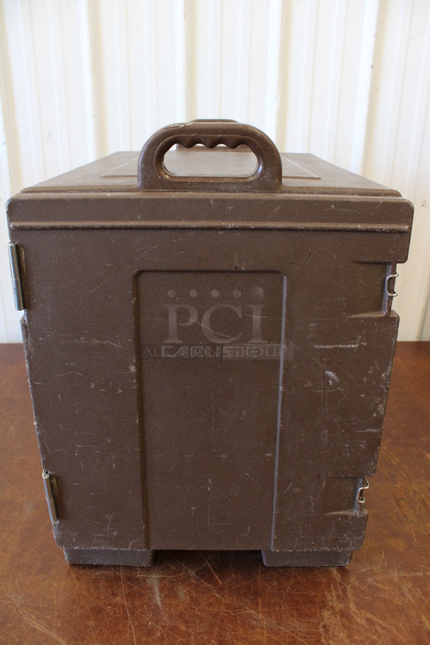 Carlisle Model NPC300 Brown Poly Insulated Food Carrying Case. 17x24.5x24.5