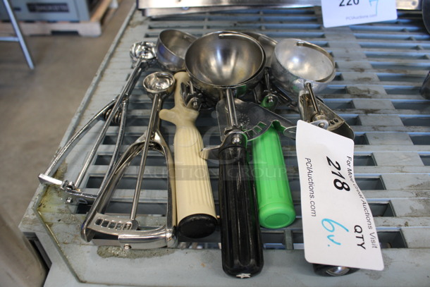 6 Various Metal Scoopers. Includes 9". 6 Times Your Bid! - Image 3 of 3