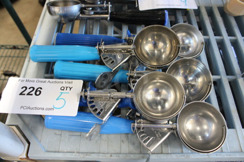 5 Metal Scoopers. Includes 8.5". 5 Times Your Bid!
