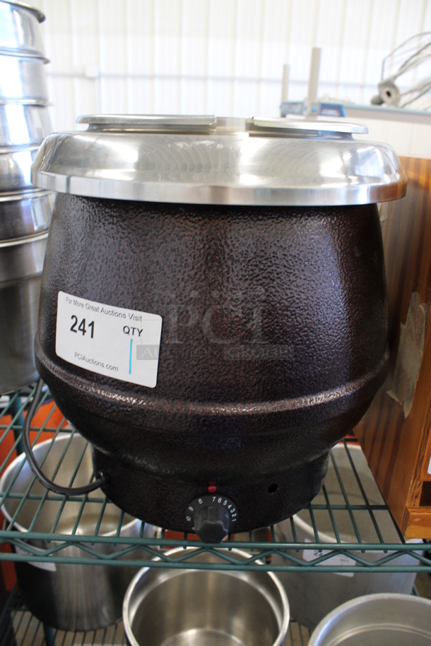 Model SEJ-32000TW Metal Commercial Countertop Soup Kettle Food Warmer w/ Drop In and Lid. 120 Volts, 1 Phase. 13x13x15. Tested and Working!