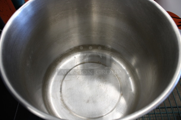 Metal Stock Pot. 13x13x11 - Image 3 of 3
