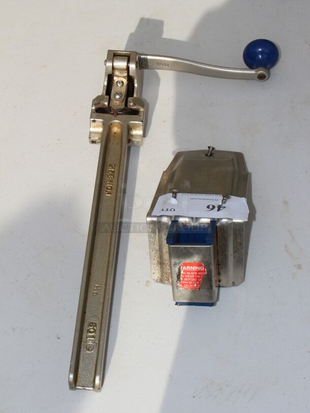 Edlund Co #1 can opener w/bracket  - Image 2 of 2