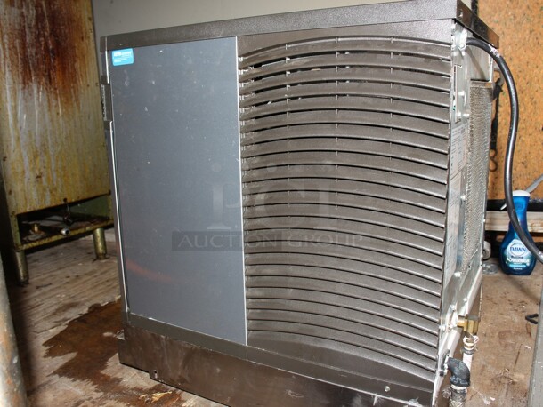 Manitowoc Ice Maker w/out storage means - Image 5 of 5