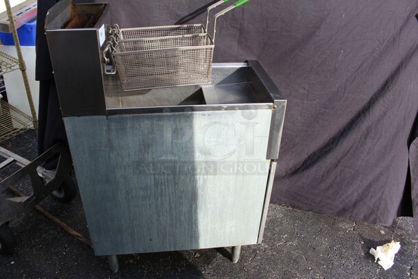 Dean deep fryer natural gas BTU 105000 model SR42GN  - Image 4 of 6