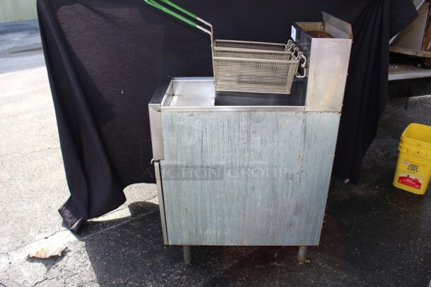 Dean deep fryer natural gas BTU 105000 model SR42GN  - Image 6 of 6